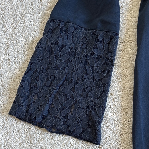 Abercrombie & Fitch Navy Lace Blouse Women’s Size L - Picture 7 of 12